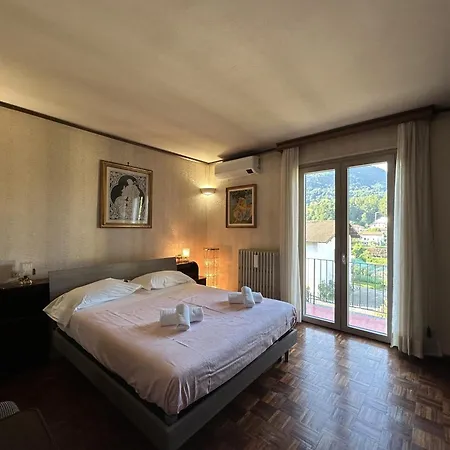 Benjamin Huose Apartment *